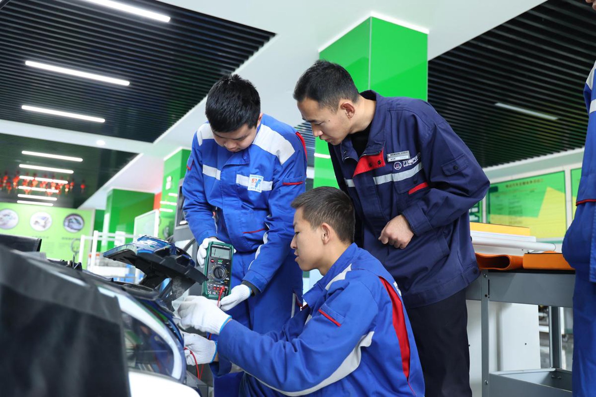 成炼职业学校